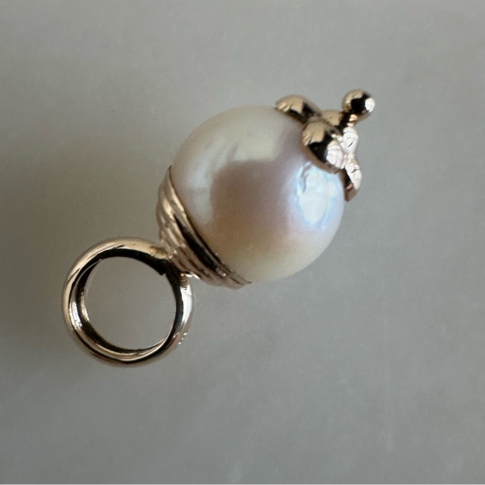 14k Solid Gold Pearl Pendant Charm - Picture 8 of 10